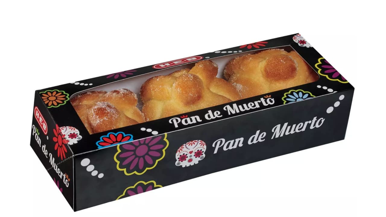 <b>HEB</b>
<br>En HEB también venden pan de muerto, pero revisa en su página web la disponibilidad. El precio que ellos tienen es de 4.41 por pieza. 
<a href="https://www.heb.com/product-detail/h-e-b-day-of-the-dead-pan-de-muerto/2178537" target="_blank">Entra aquí </a>para ver si tienen cajas de pan en tu sucursal más cercana.