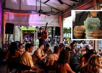 Restaurantes de Florida Central empiezan a cobrar una tarifa adicional por inflación
