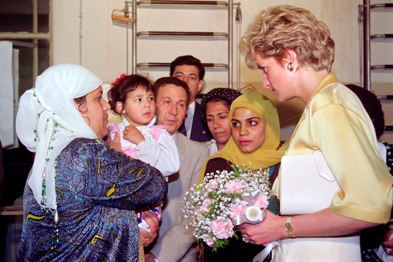 De acuerdo con los audios, Lady Di comentó: "Siempre tuvimos discusiones sobre Camilla. Una vez lo oí en el teléfono de su baño diciendo: 'pase lo que pase, siempre te amaré'. Después le dije que había escuchado en la puerta y tuvimos una gran pelea".