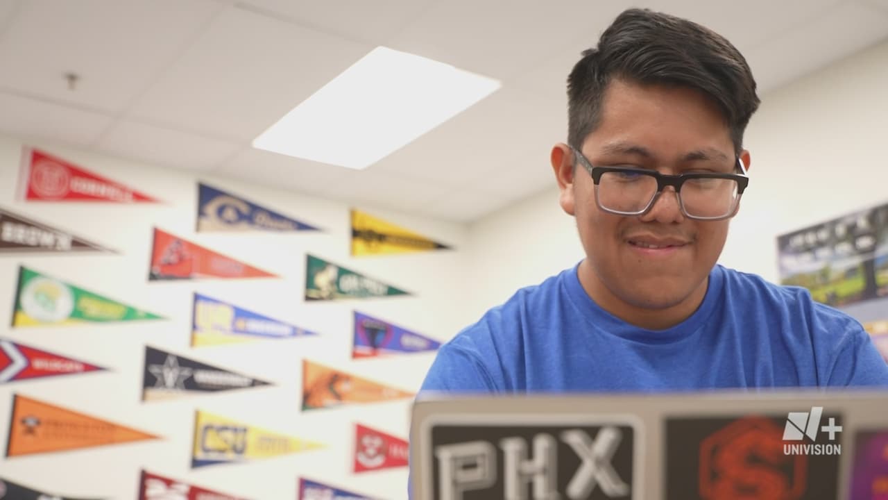 Inspiración latina: El estudiante de Arizona aceptado en 49 universidades y con 5 millones en becas