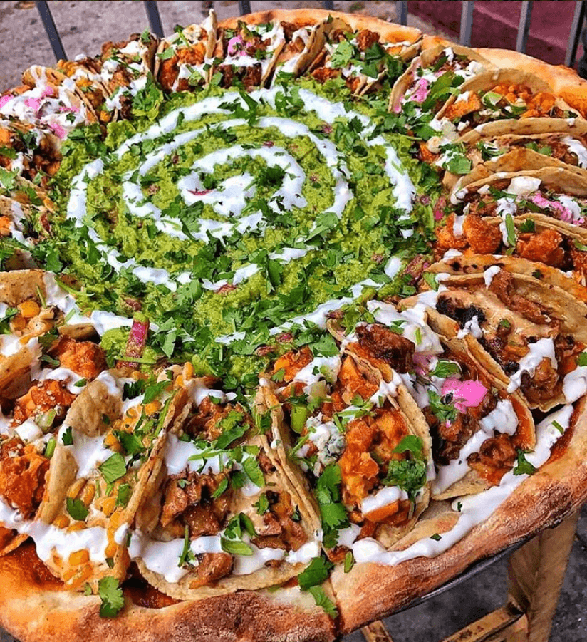 La pizza que vuelve loco a cualquier mexicano, 'Taco Taco Taco Pizza'.