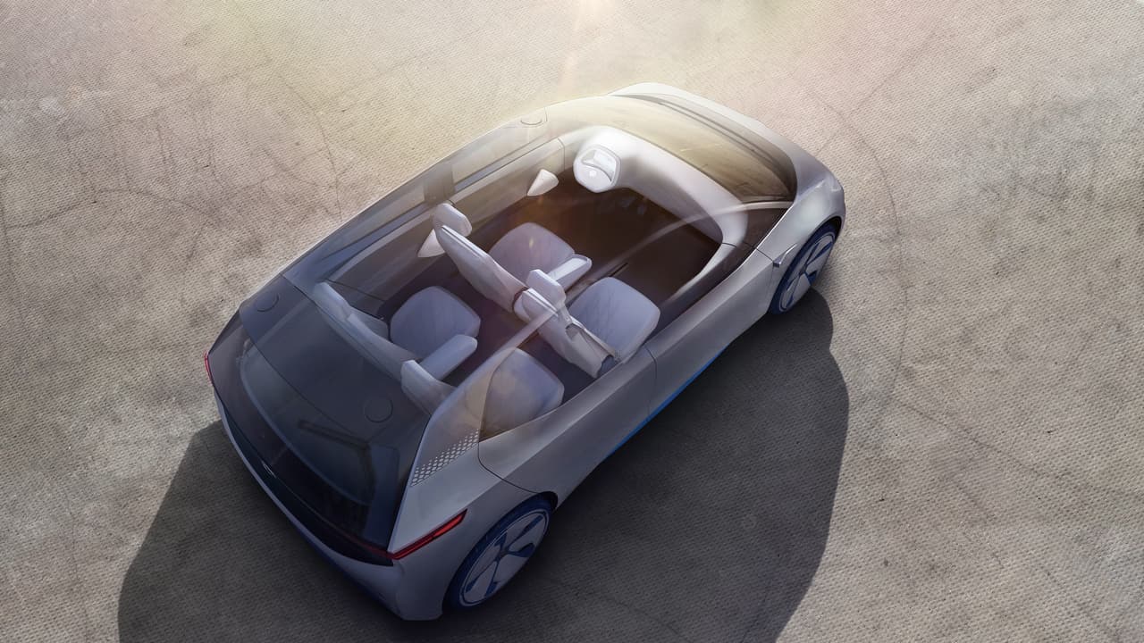 En consecuencia a lo expuesto en la lámina anterior el Volkswagen I.D. es capaz de ofrecer un diseño de 'espacio abierto' en el que los asientos de diseño muy delgado ayudan a eliminar cualquier sensación claustrofóbica. El espacio de carga de 34 pies cúbicos es inusualmente grande para un auto de este tamaño.