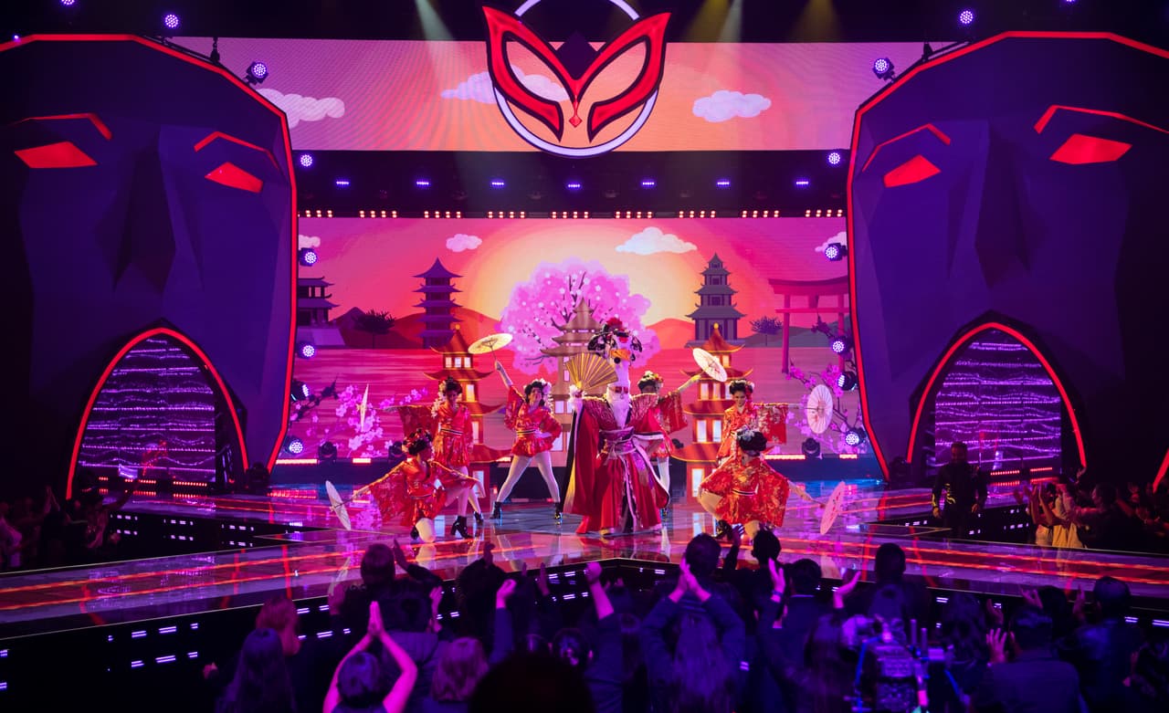 Los investigadores dieron sus pronósticos basados en las pistas de este personaje. Carlos Rivera señaló que Geisha podría ser Natalia Esperón, Galilea Montijo que era Biby Gaytán, Juanpa que Aislinn Derbez y Yuri dijo el nombre de Livia Brito.
<br>