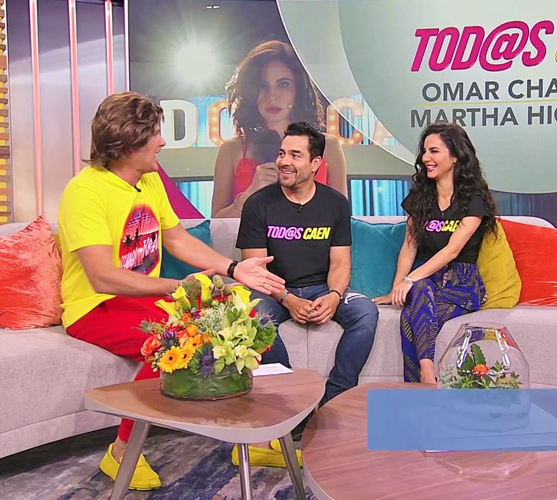 Otros de los invitados al show en el jueves del recuerdo fueron Omar Chaparro y Martha Higadera, quienes le contaron a Alan Tacher sobre su tercera película juntos 'Tod@s Caen'