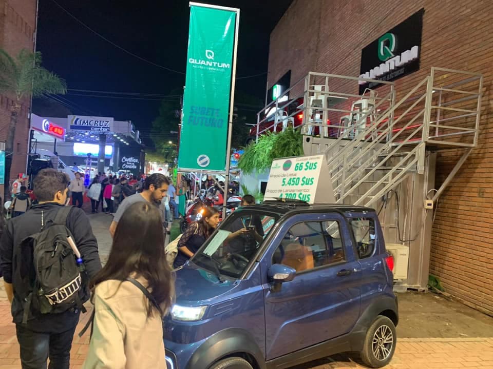 Según el fabricante, durante su desarrollo, el auto fue sometido a diferentes pruebas en altura, calor y agua, las cuales superó con éxito.