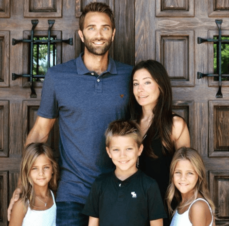 Ahora son representadas por dos agencias de modelos y la familia está dispuesta a continuar apoyándolas en esa industria, aunque Clements lamenta que hay quienes intentan sacar provecho de sus hijas.