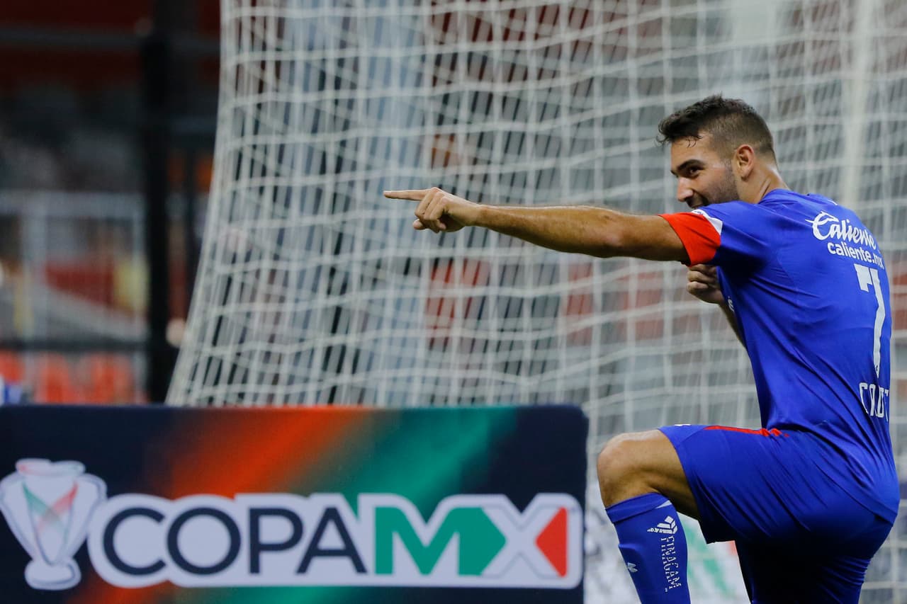 Y 12 minutos después, a los 72, Cauteruccio en una media vuelta en el área batió al guardameta visitante para poner el 2-0 con el que respiraba hondo y profundo el equipo celeste.