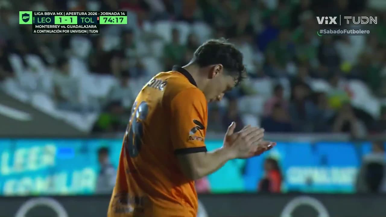 ¡Federico Viñas cerca de un golazo de bolea!