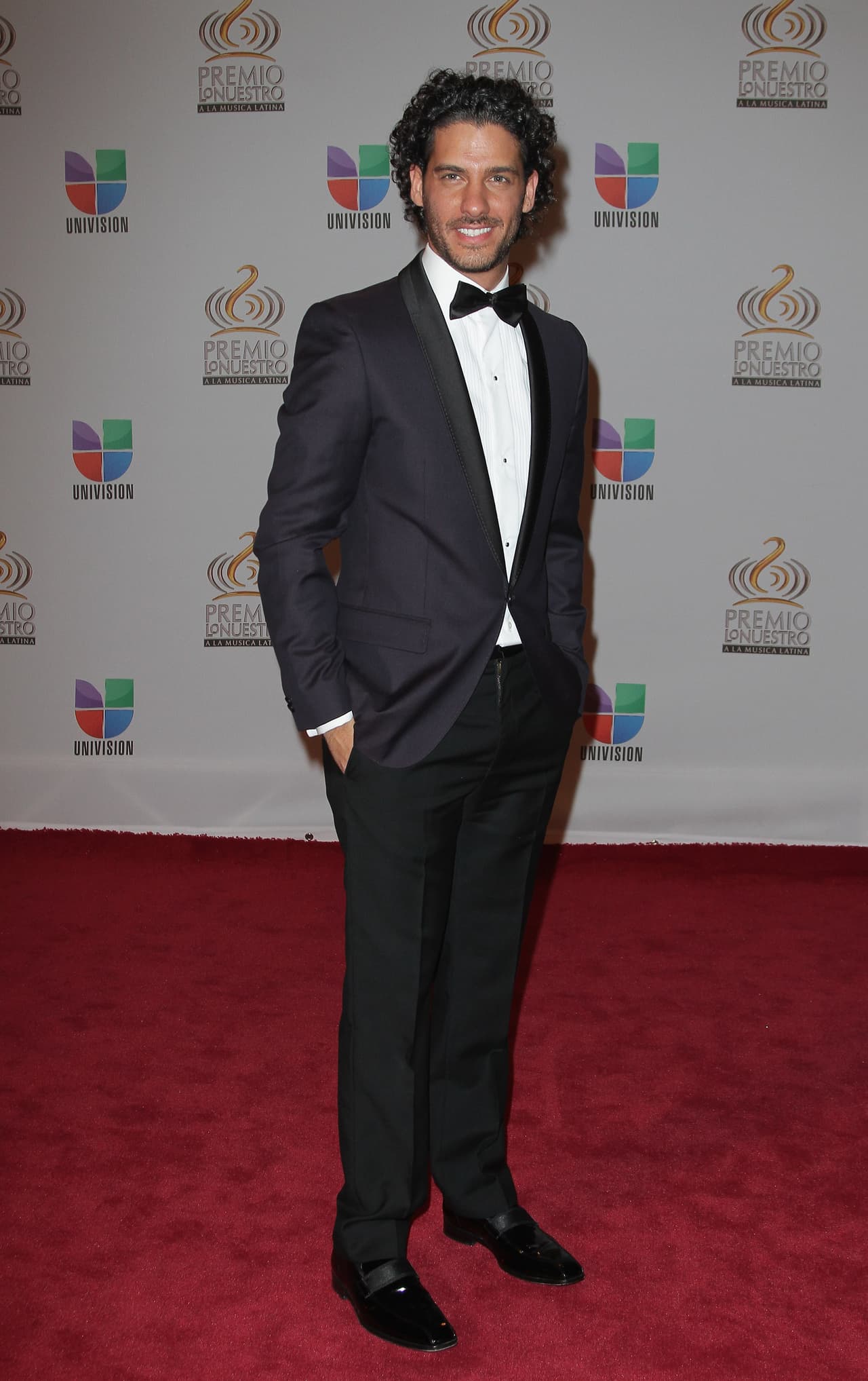 El actor Erick Elías fue presentador del premio al álbum del año en la categoría urbano durante el 2012.