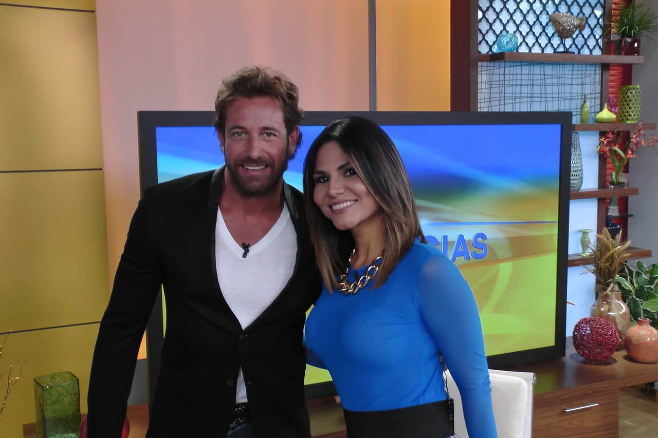 Todas las chicas aprovecharon y se tomaron fotos con él.