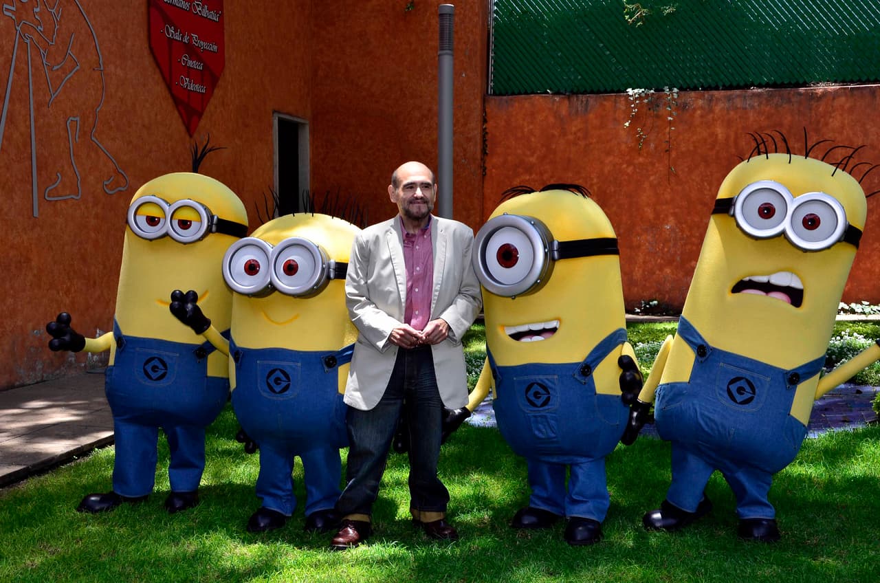 También ha realizado varios doblajes para películas como: Ratatouille, Up, una aventura de altura y Mi villano favorito.