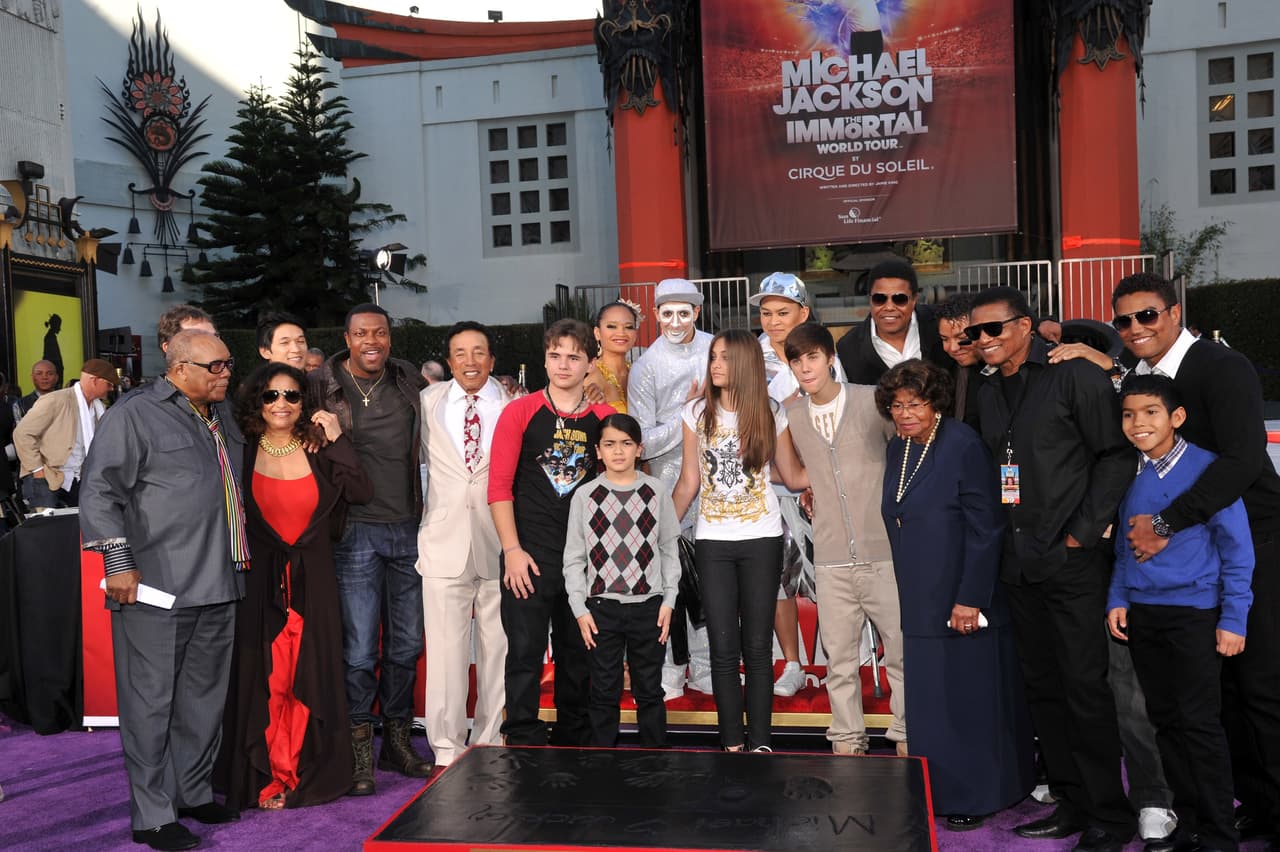 Tras aquel episodio, el clan Jackson decidió enviarla al internado 'Diamond Ranch Academy' en el desierto de Utah, lugar que recibe a adolescentes problemáticos o con déficit de atención. Paris ingresó para pasar sólo unas semanas (la tarifa mensual es de 14.000 dólares), aunque la recomendación del lugar fue que estuviera más tiempo.