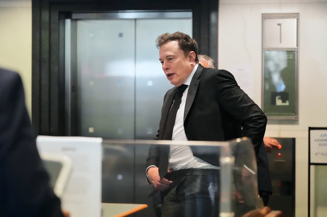 Elon Musk testifica contra Sam Altman y acusa: “no está bien robar una organización benéfica”