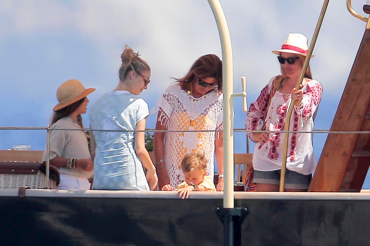 Carolina llevó a su nuera Beatrice Borromeo y a la hermana de ella, con su familia.