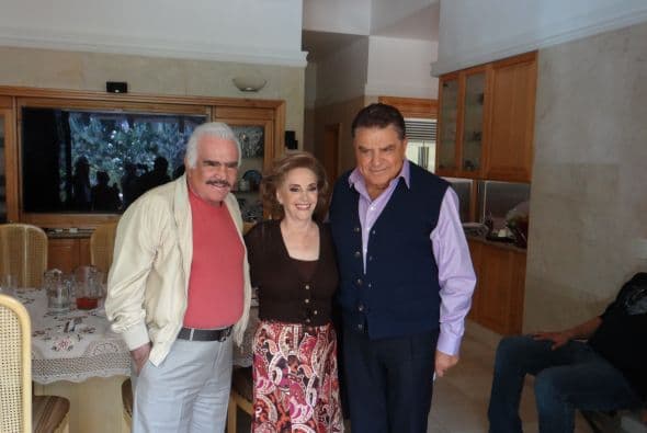 Estos grandes seres humanos se han colocado en el corazón de mucha gente que los ha seguido a lo largo de su vida y permanecerán ahí por mucho tiempo.