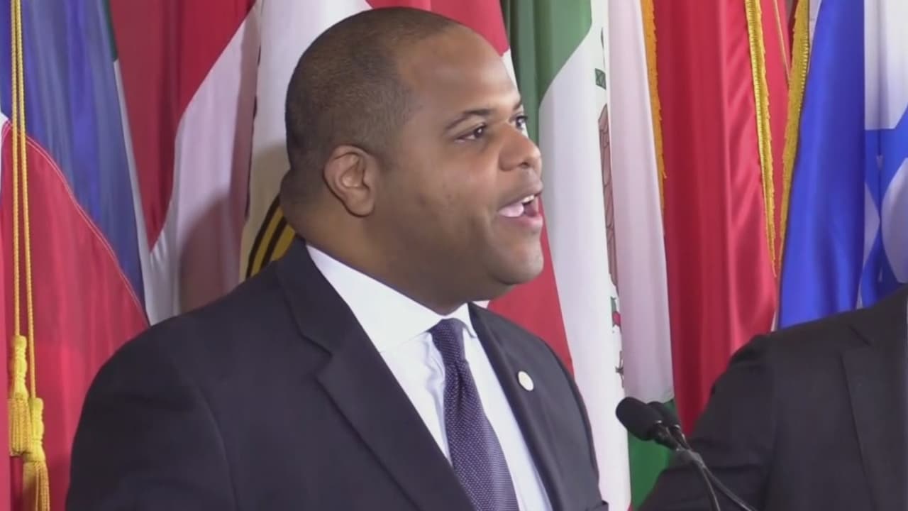 Se esperaba que al evento, que se realizaría el sábado 14 de marzo, asistieran unas 125,000 personas. El alcalde de la ciudad informó que la cancelación hace parte de las prevenciones para proteger a la comunidad. Dueños de negocios han manifestado su preocupación por el impacto económico de esta decisión.