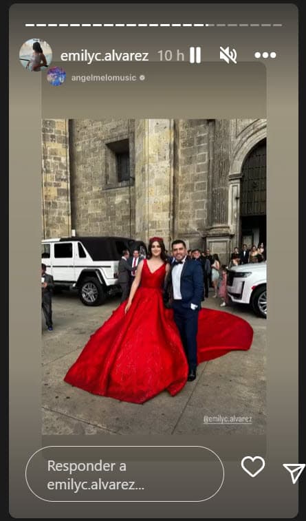 Se desconoce cuál fue el costo del vestido que Emily llevó en un día tan relevante para ella.
<br>