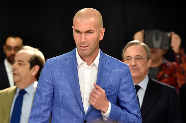 Múltiples representantes de medios de comunicación se dieron cita para cubrir una noticia más que esperada, todos ya daban por hecho a Zidane como el nuevo estratega blanco.