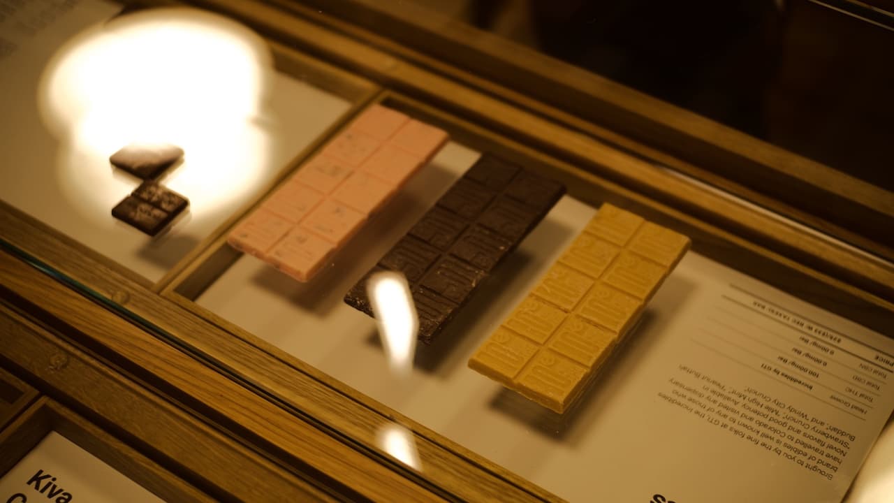 Algunos efectos pueden ser: sentidos alterados, alteración del sentido del tiempo, cambio de humor, relajamiento, entre otros efectos,
<a href="https://www.drugabuse.gov/publications/drugfacts/marijuana" target="_blank">según DrugFacts</a>. Sin embargo, para algunas personas puede tener efectos negativos si se abusa de la droga. Si quieres conocer más sobre los efectos,
<a href="https://www.drugabuse.gov/publications/drugfacts/marijuana" target="_blank">da click aquí</a>.