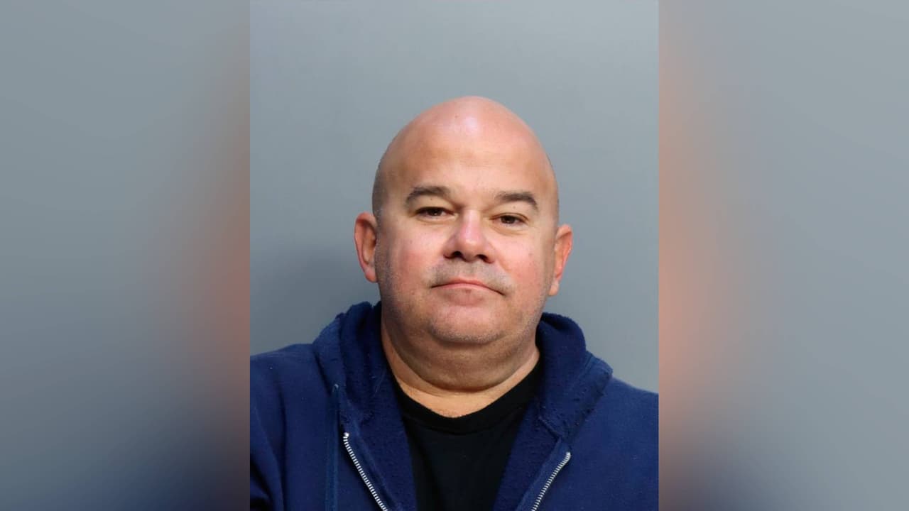 Exproductor de televisión Enrique Albis-Masot es acusado con un nuevo cargo de agresión sexual