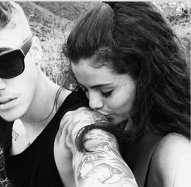 ¿Te parece familiar? 'Sel' hizo el mismo tierno gesto en alguna ocasión.