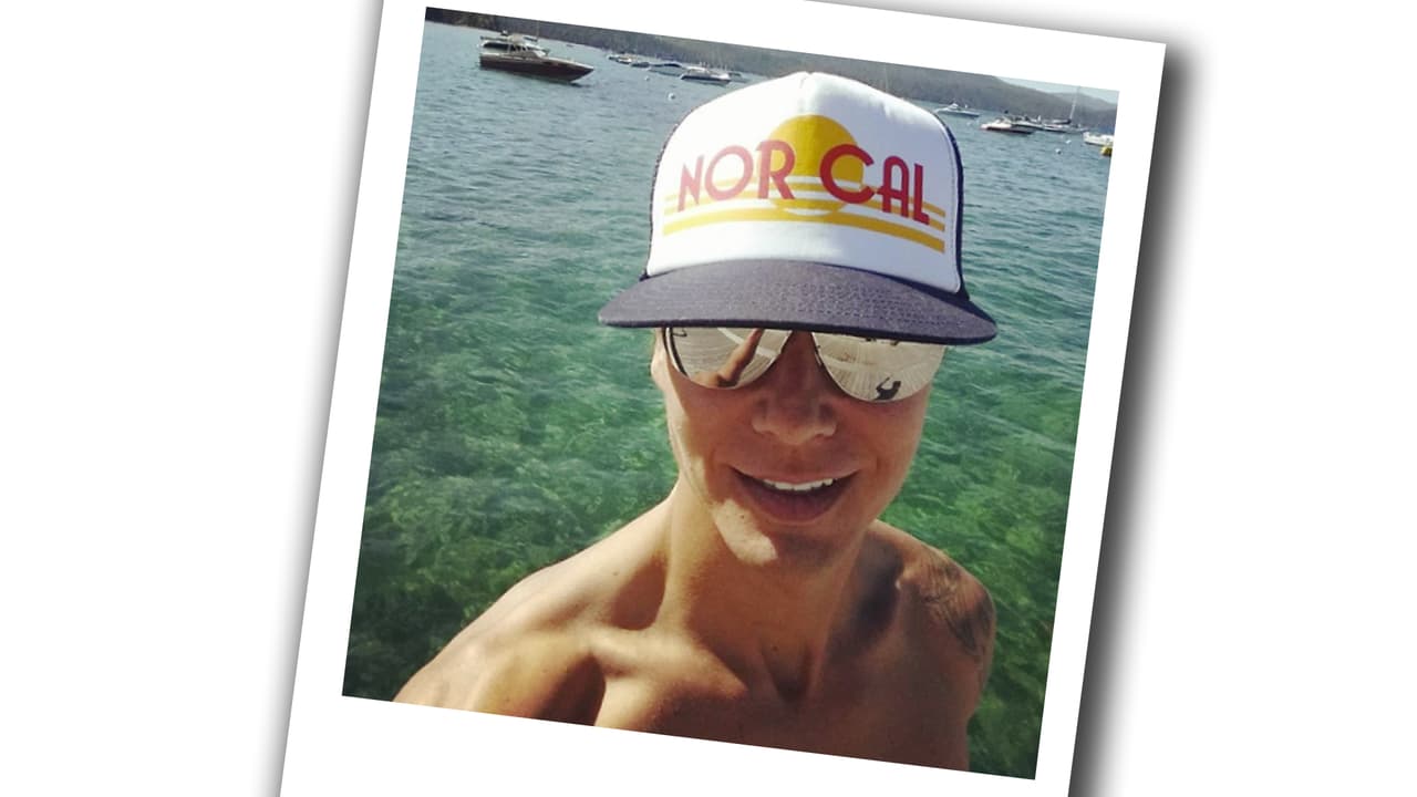 Además de cantar, Julio es modelo.