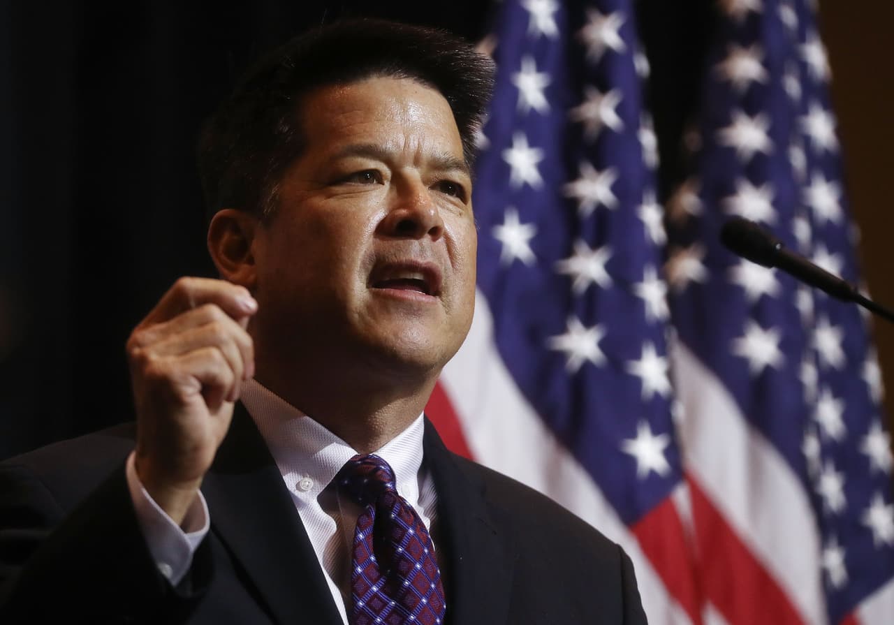 Congresista de California otra vez en problemas por no pagar impuestos