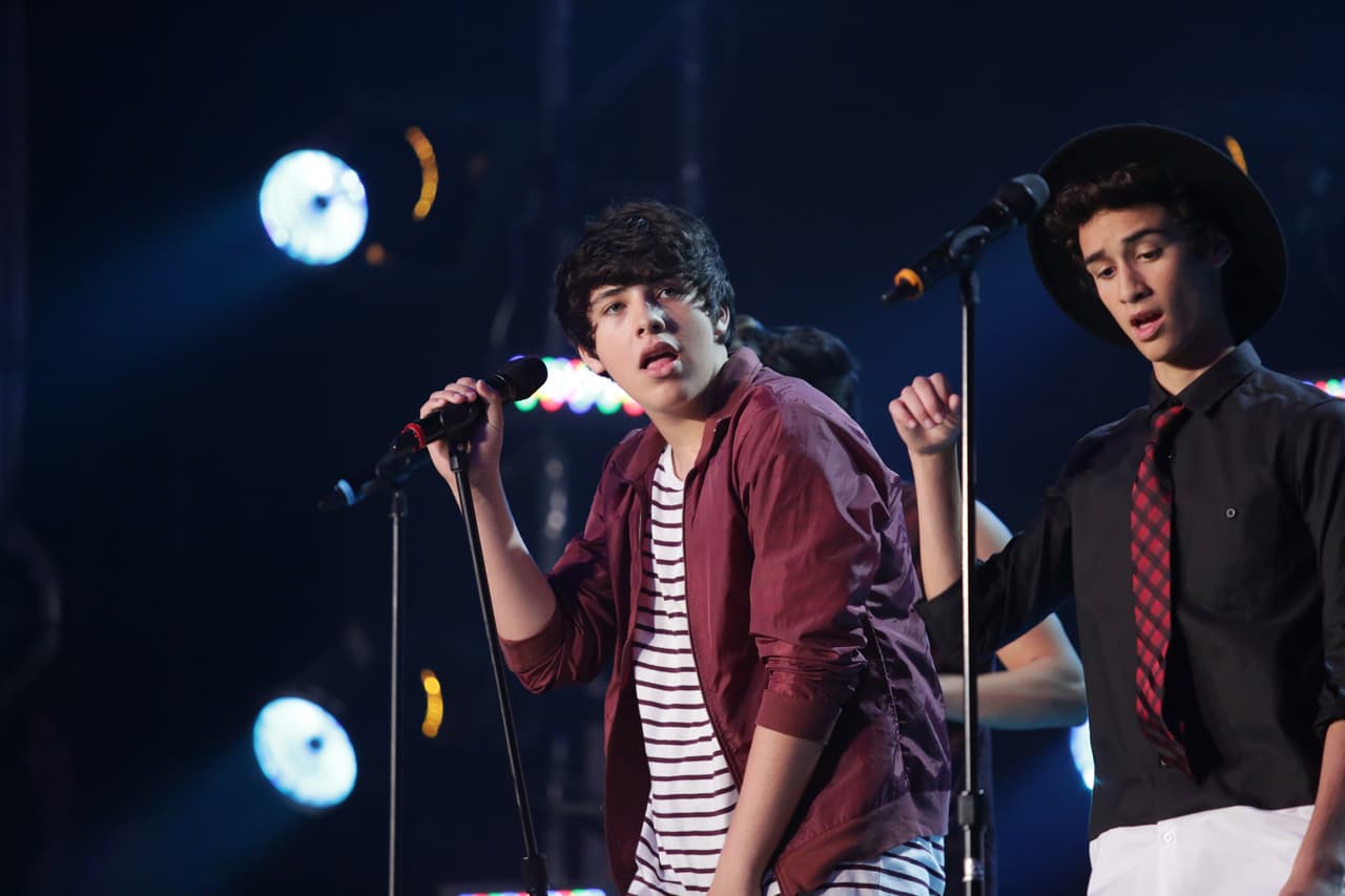 El chico de San Antonio es seguido por miles en las redes sociales, ya tiene unos cuantos fan clubs y ahora viene a conquistar La Banda.