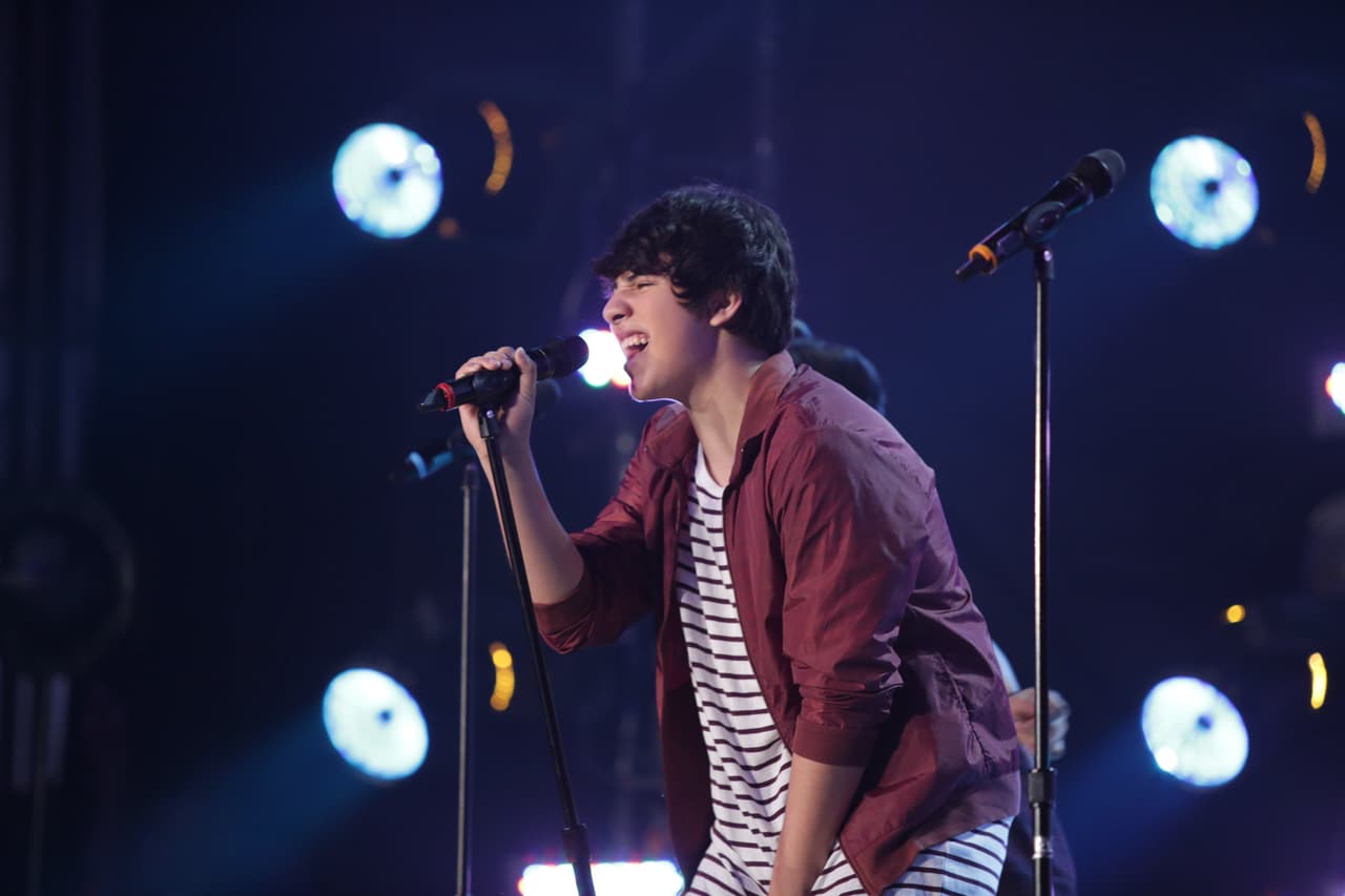 El chico de San Antonio es seguido por miles en las redes sociales, ya tiene unos cuantos fan clubs y ahora viene a conquistar La Banda.