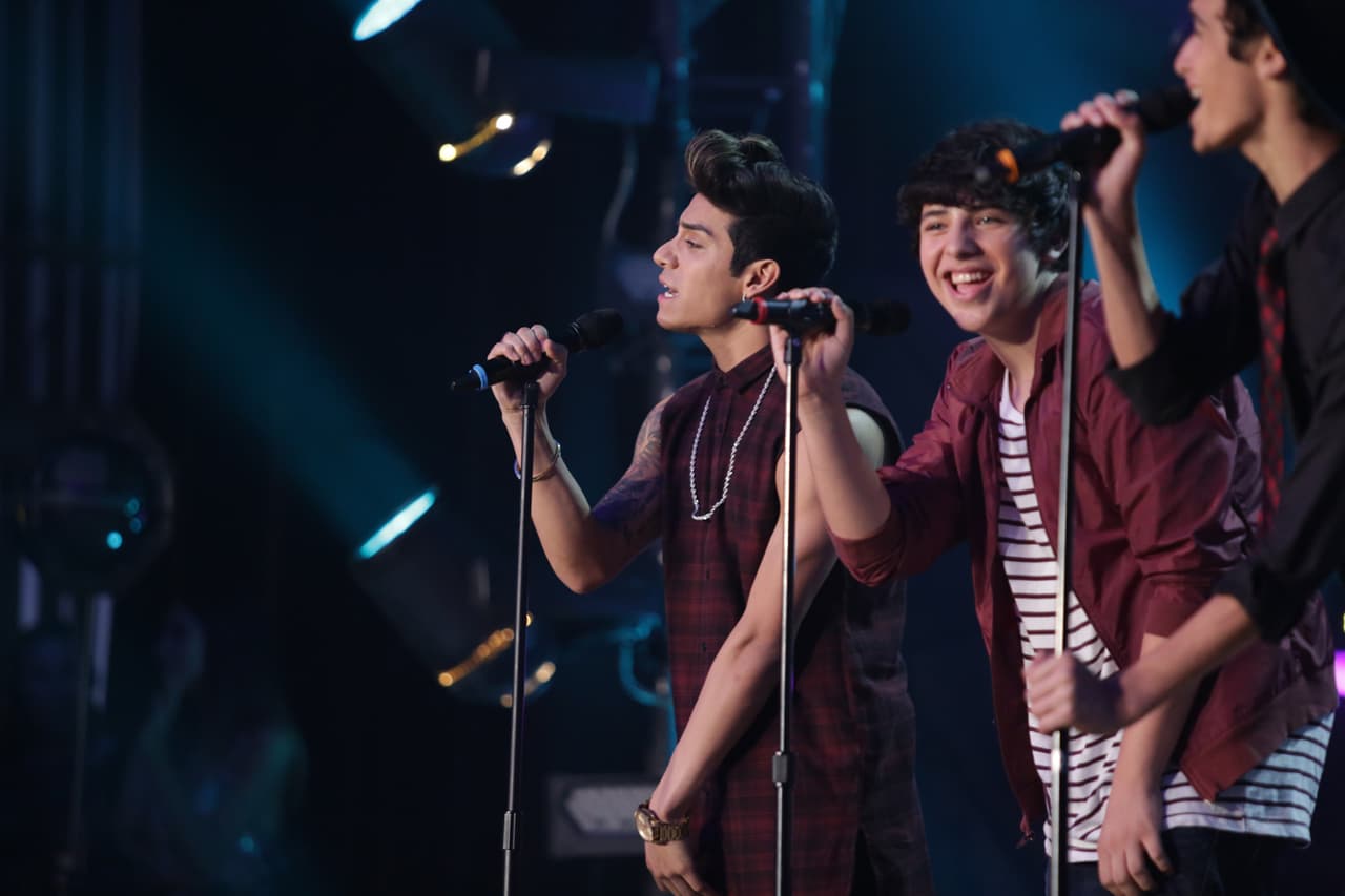 El chico de San Antonio es seguido por miles en las redes sociales, ya tiene unos cuantos fan clubs y ahora viene a conquistar La Banda.