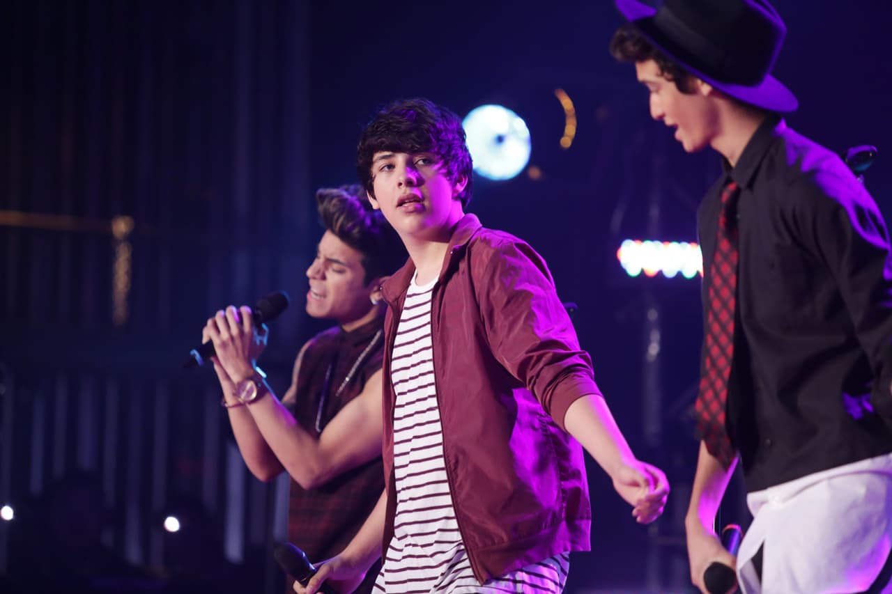 El chico de San Antonio es seguido por miles en las redes sociales, ya tiene unos cuantos fan clubs y ahora viene a conquistar La Banda.