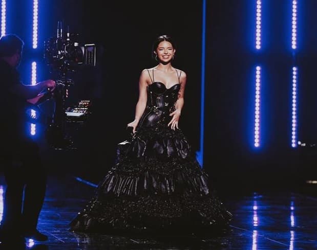 HUMAN RESOURCES. (L to R) Aidy Bryant as Emmy the Love Bug, Keke Palmer as Rochelle the Love Bug, and Randall Park as Pete the Logic Rock in HUMAN RESOURCES. Cr. Courtesy of Netflix © 2022