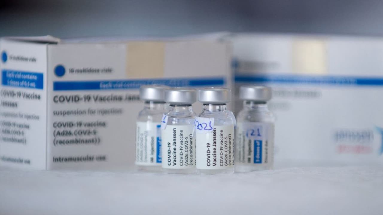 Más centros de vacunación abren posibilidad de inmunización sin cita contra Covid-19 en el condado Cook