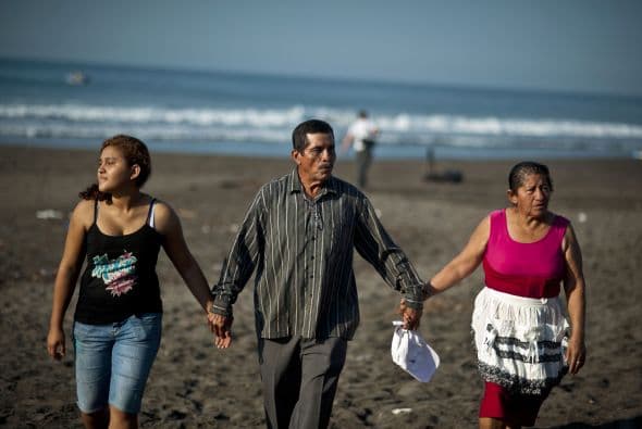 Para ellos, el haber encontrado a José Salvador Alvarenga constituye un 'verdadero milagro' pues desde hace más de ocho años habían perdido contacto con su hijo.