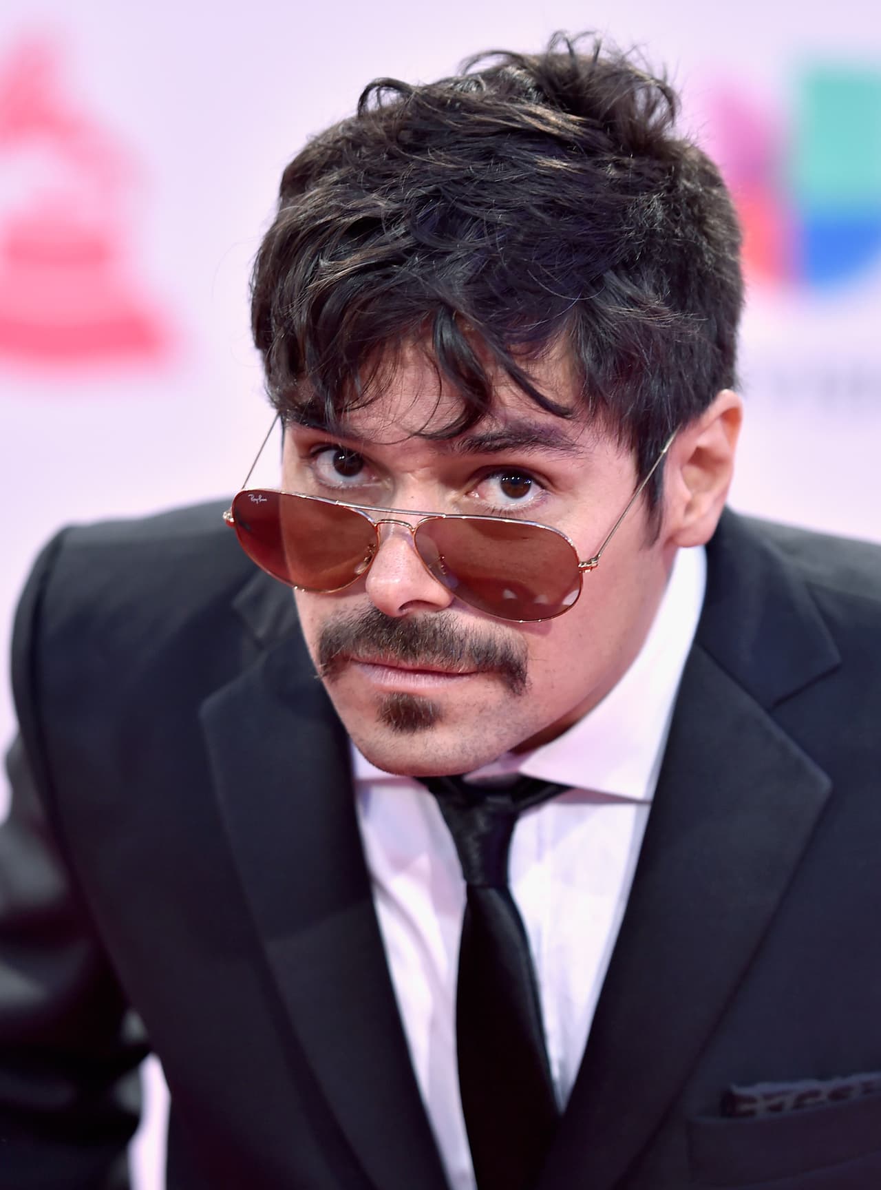 Esa miradita es de culpabilidad, pues sabe que su look no fue el más espectacular.