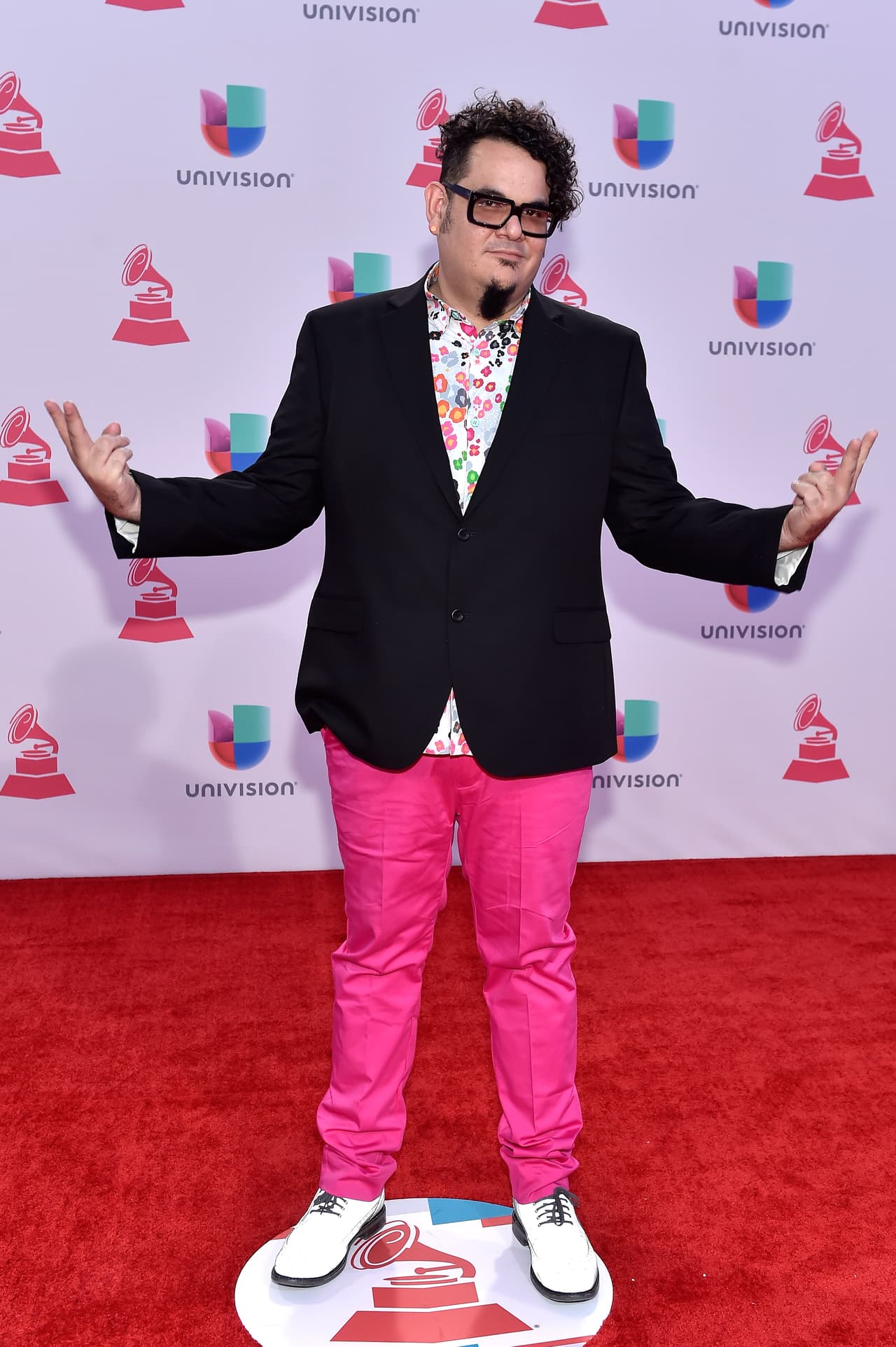 ¿Quién dijo que el rosa no podía ser un color masculino?