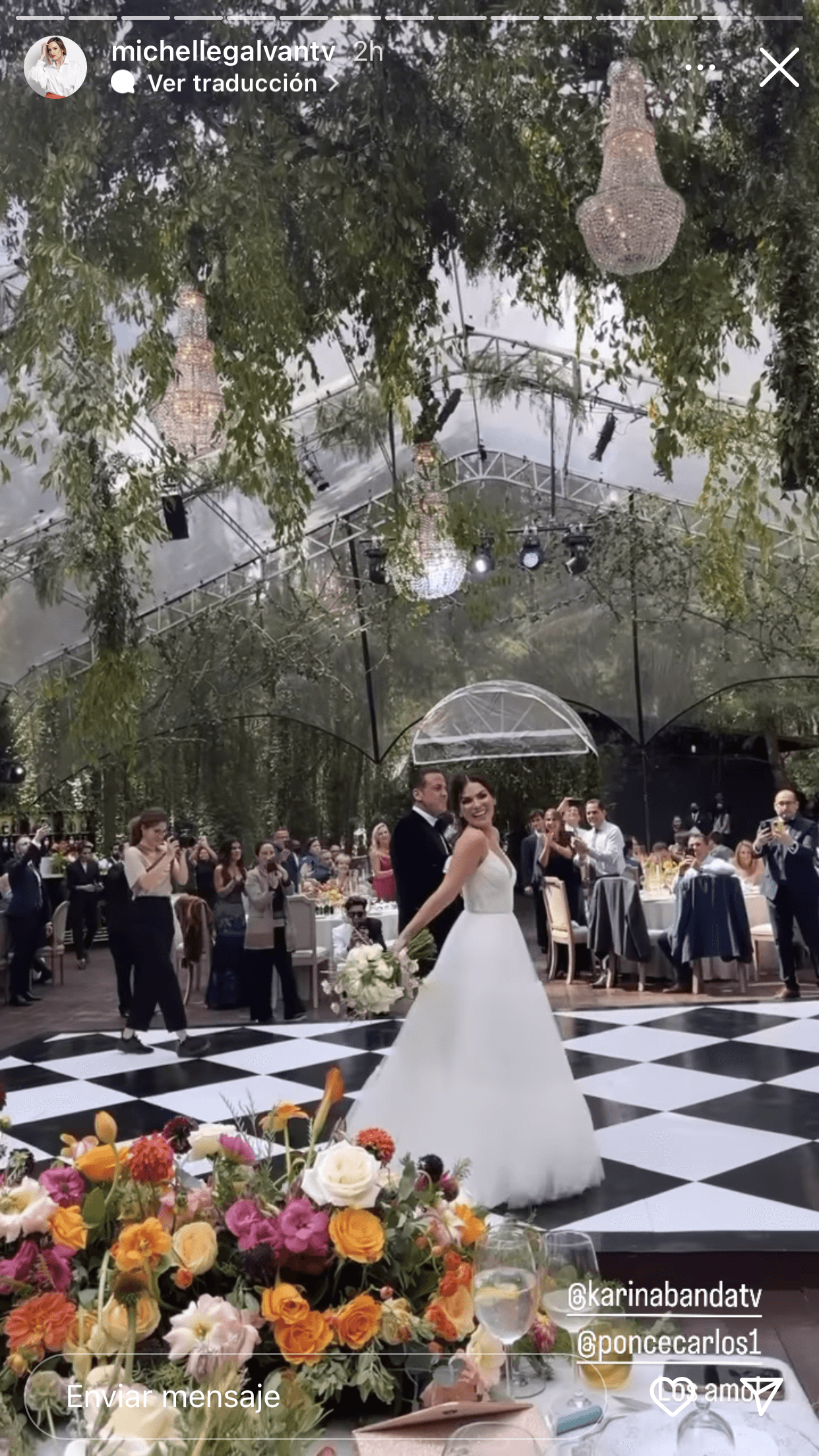 "Para el día de la boda
<b>queríamos vestirlo como nunca</b> lo habíamos hecho", confesó Franklin Ramos.
<br>