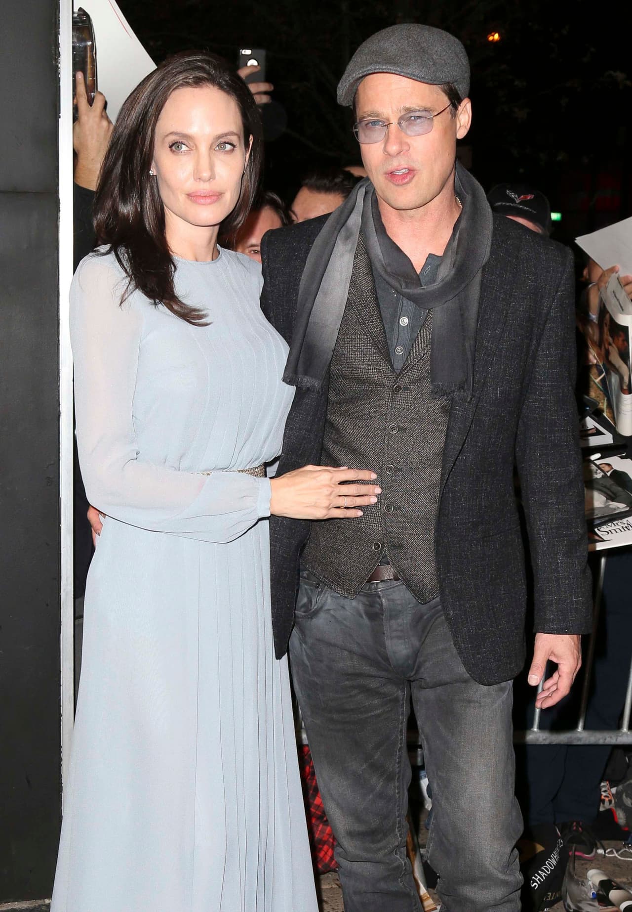 Derrochando amor en la alfombra.