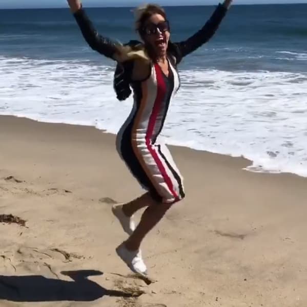 En las fotografías y videos que compartió en las redes sociales, la presentadora de El Gordo y La Flaca demostró su gran felicidad al estar con sus dos hijos una vez más.