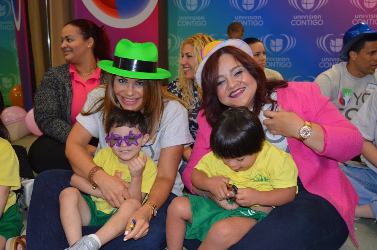 Como parte de la nueva campaña Yo Soy Univision Contigo, talentos y personal de la estación llevaron alegría y juegos a niños en edad prescolar