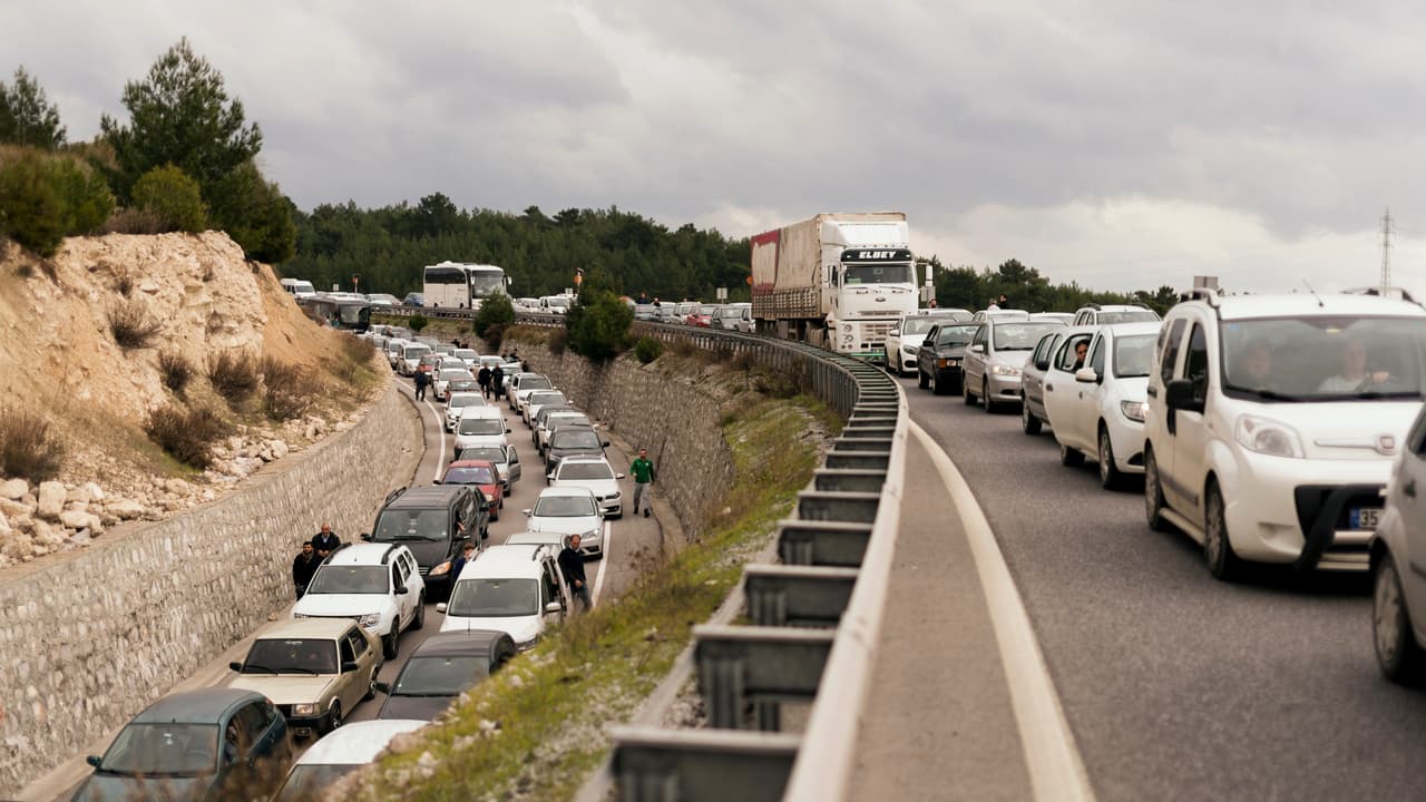 <h3 class="cms-H3-H3">12. Izmir, Turquía</h3>
<br>Puesto en 2017: 
<b>11</b>
<br>Horas perdidas por habitante en tráfico pesado: 
<b>154</b>