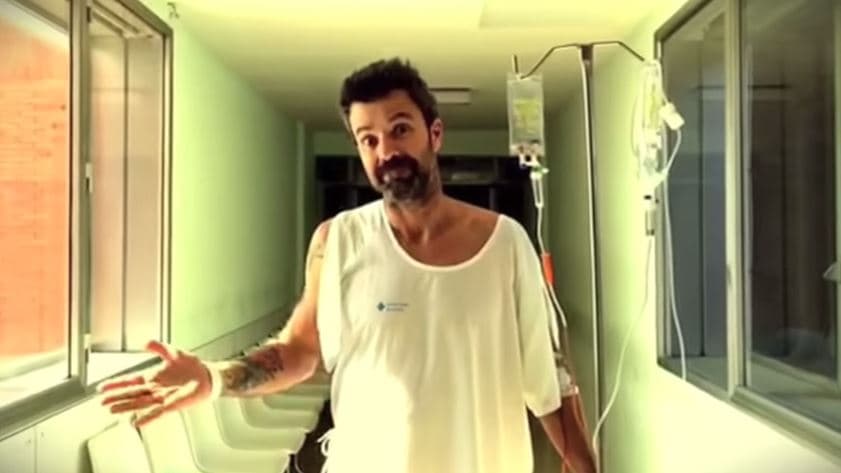 Operan de cáncer a cantante de Jarabe de Palo