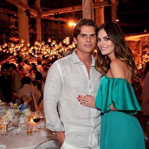 Faltan pocos meses para la boda de Ximena y su prometido Juan Carlos Valladares, ellos anunciaron que el gran evento se llevará a cabo el 1 de abril del 2017.