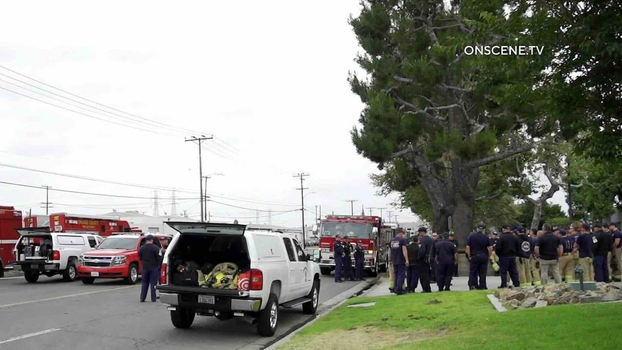 Miles siguen evacuados por fuga química en planta de Orange County
