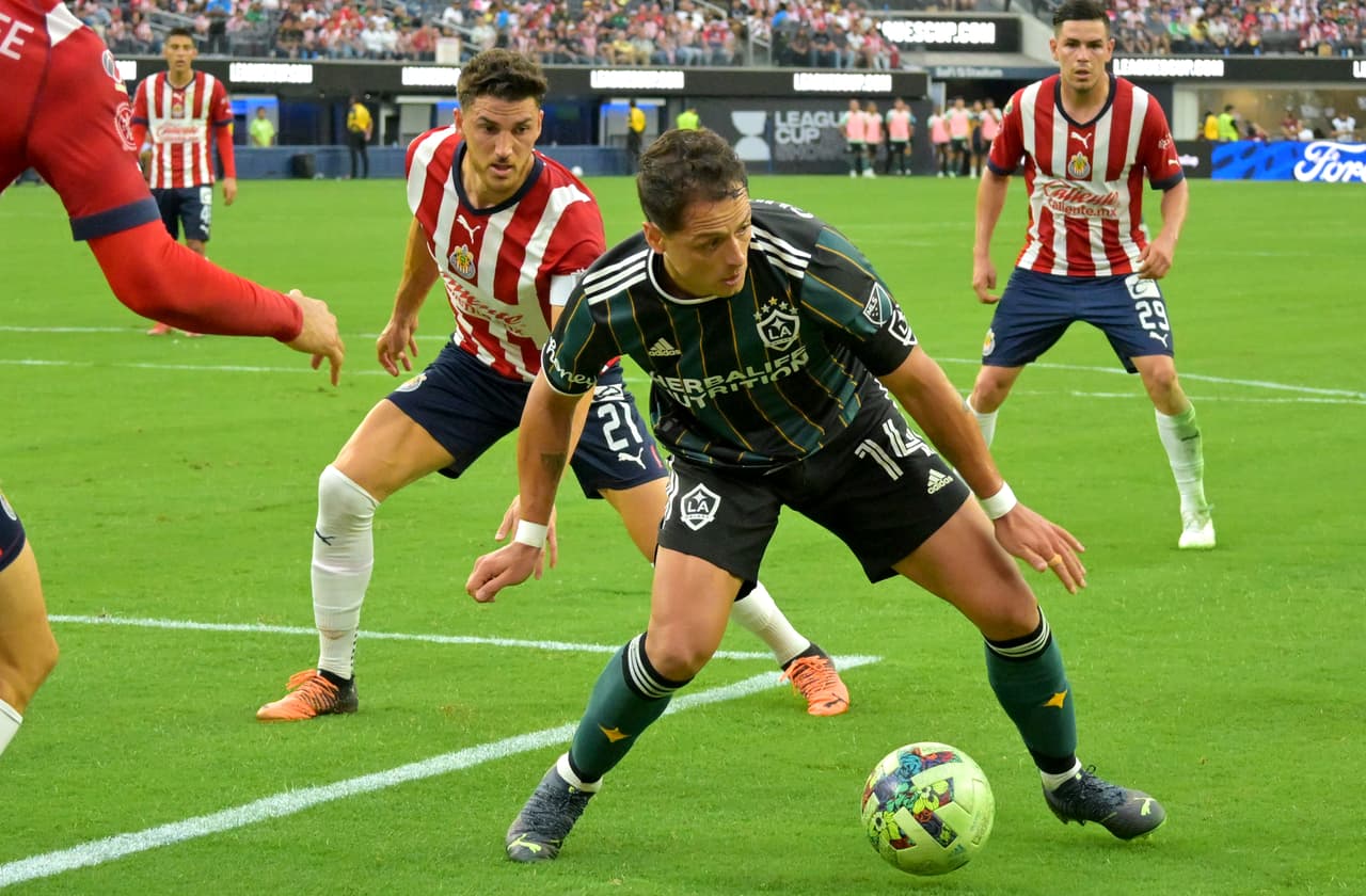 Chicharito: "La atmósfera fue fantástica, y el estadio es increíble"