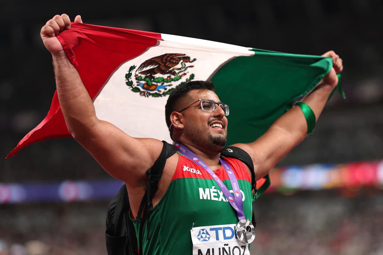 Uziel Muñoz hace historia, rompe marca mexicana y gana plata en Campeonato Mundial de Atletismo