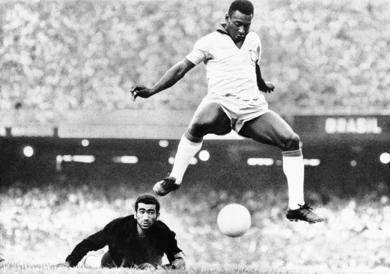 "Nos dijeron que no podíamos venir, había una guerra y estábamos locos", reveló Pelé cuando regresó a Nigeria en 2012.