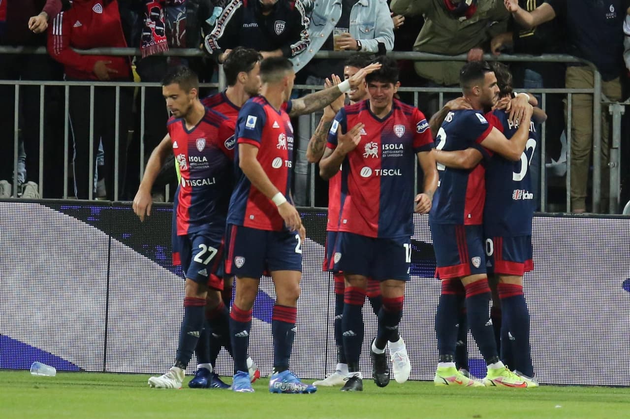 Cagliari cae ante la Roma 2-1 durante la Fecha 10 en la Serie A. Roger Ibañez Da Silva y Lorenzo Pellegrini anotaron para 'la Loba', mientras que Leonardo Pavoletti hizo lo propio para los locales.