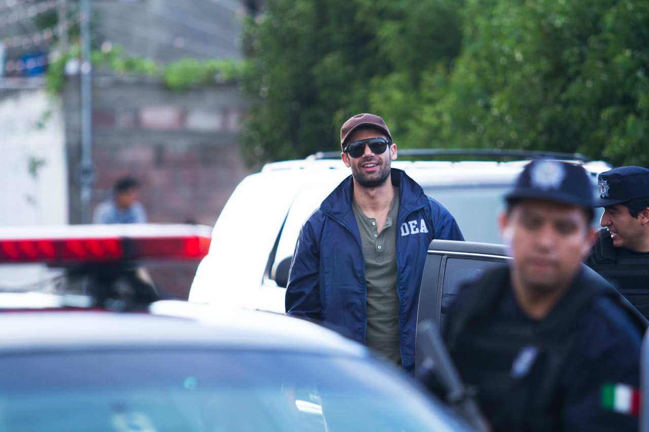 El guapo
<b><a href="http://www.univision.com/temas/juan-colucho">Juan Eduardo Colucho</a></b> y su personaje
<b><a href="http://www.univision.com/series/la-piloto/juan-eduardo-colucho-es-dave">Dave</a></b> también formó parte de la intensa escena.