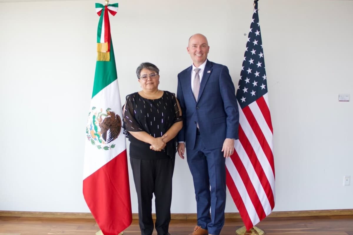 "México es la segunda economía más grande de América Latina, y Utah acaba de ser nombrada la mejor economía de los Estados Unidos", dijo el gobernador Cox durante su reunión con la secretaria de economía, Raquel Buenrostro Sánchez.